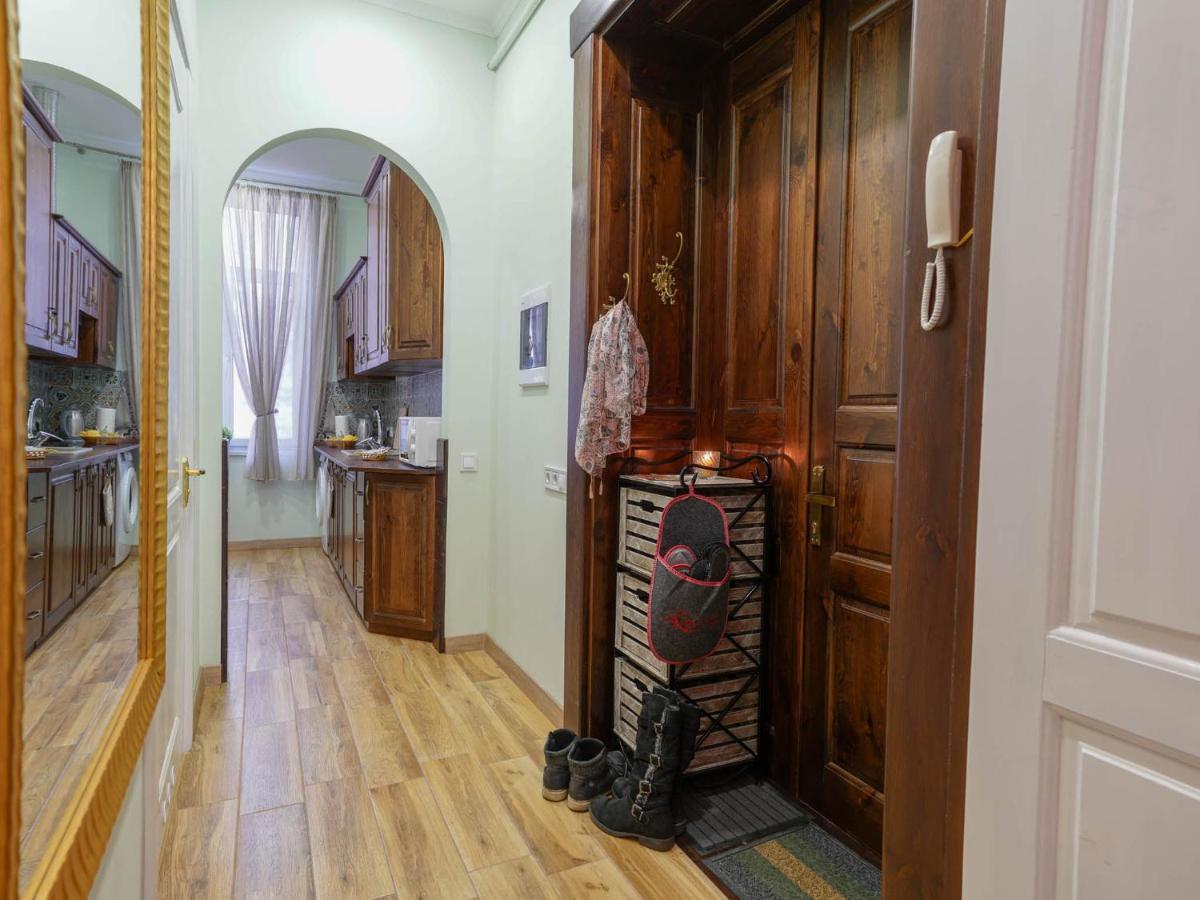 Lviv Suites At Shopena St. 4 Bagian luar foto